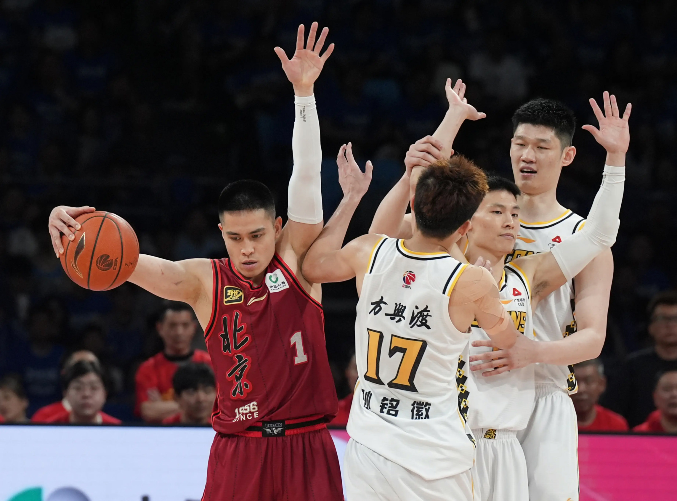 开云注册入口-拜仁慕尼黑迎NBA季后赛关键赛；今夜主帅复盘；悬念犹存；阵容厚度经受考验的简单介绍